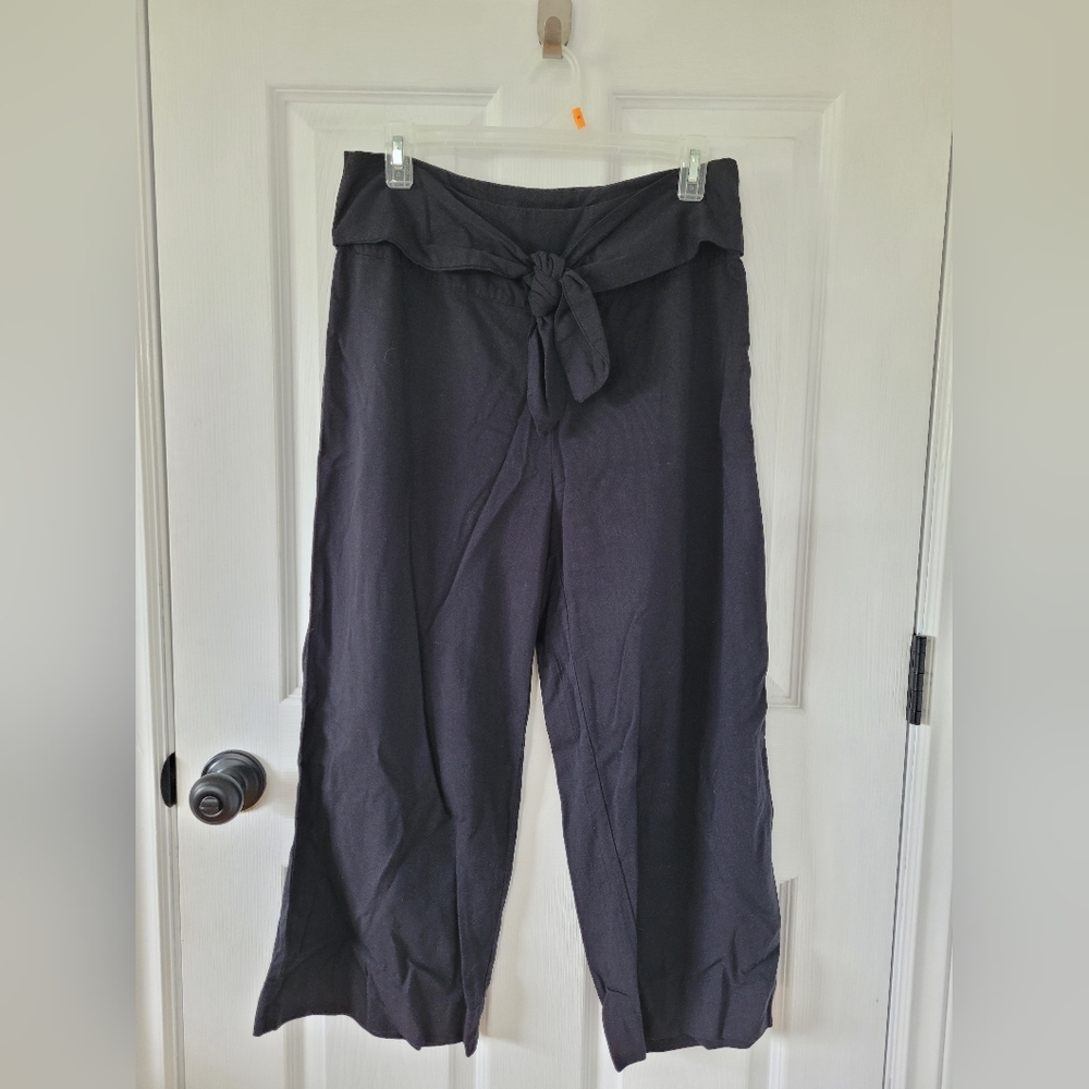 Black Cropped Casual Pants - New Without Tags